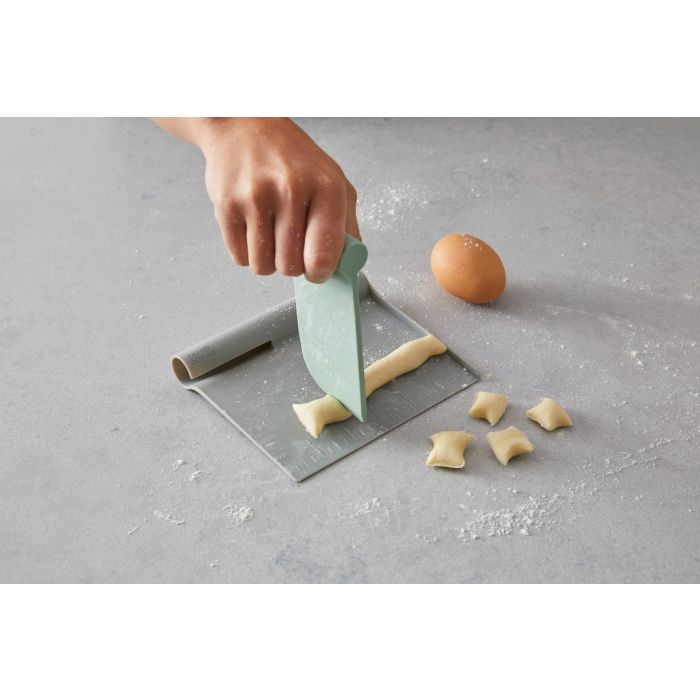 grand designs kitchen 2 in 1 dough chopper and scraper set